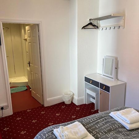 Marston Town Centre Villa Blackpool Eksteriør billede