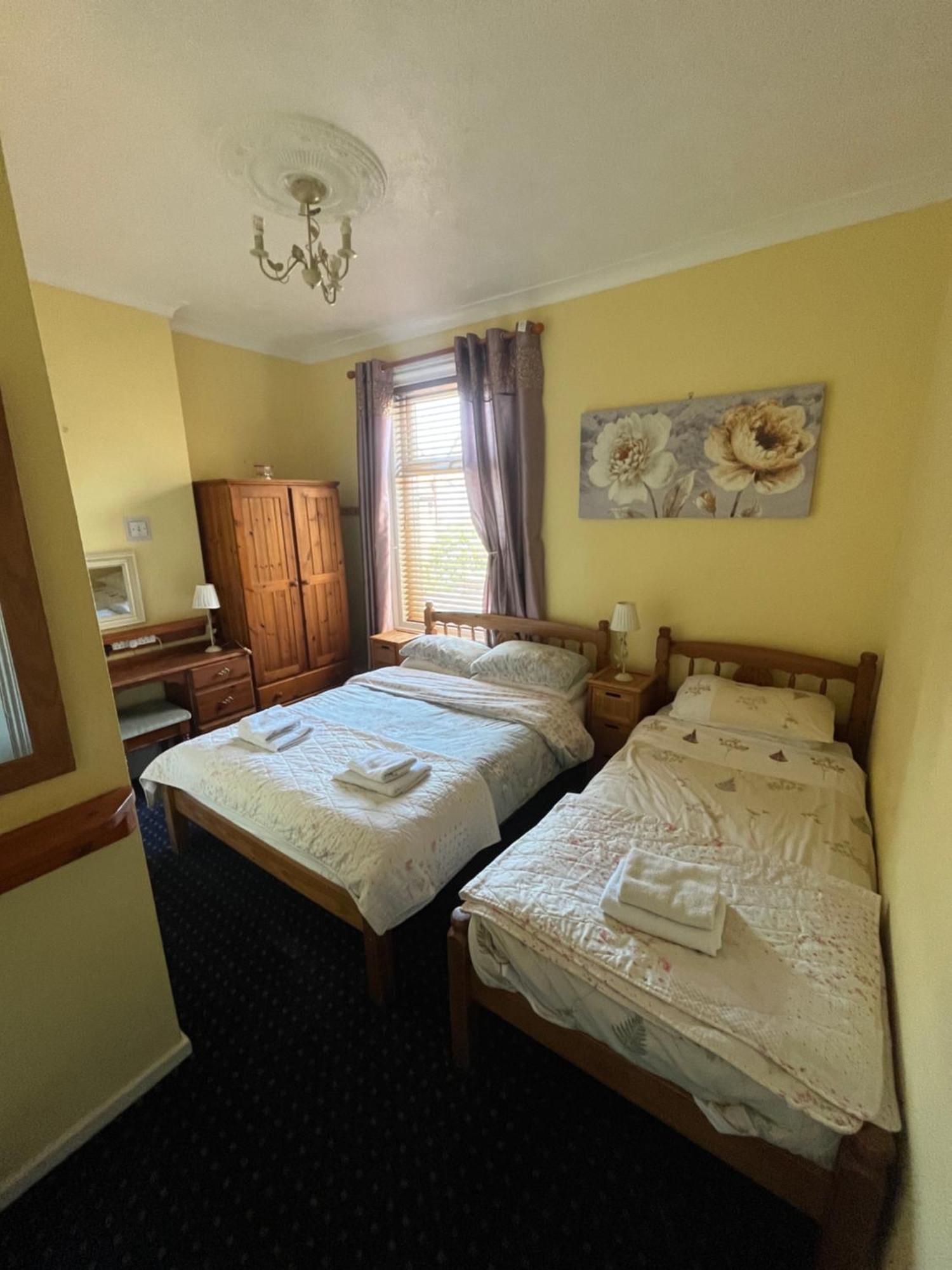 Marston Town Centre Villa Blackpool Eksteriør billede